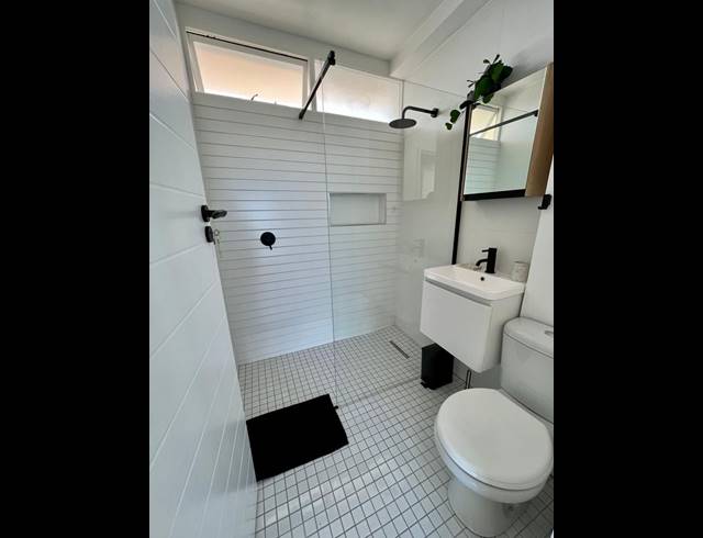2 BEDROOM APARTMENT TO LET IN STRAND NORTH